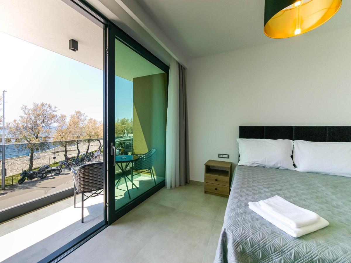 Maresole Beachfront Residence 포레치 외부 사진