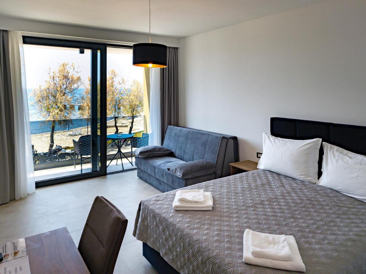 Maresole Beachfront Residence 포레치 외부 사진